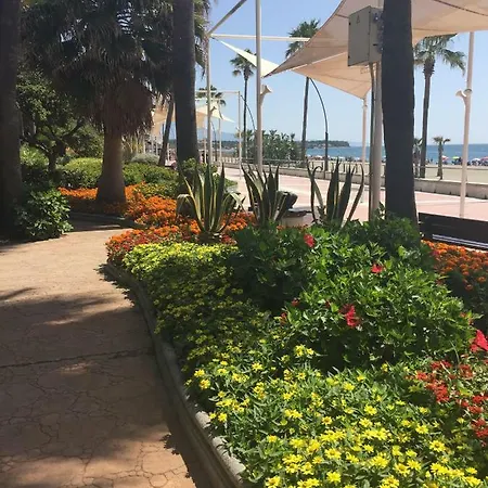 Vista Mar. Playa Cerca. Apartment Estepona